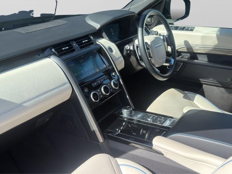 Land Rover Discovery SDV6 HSE 12