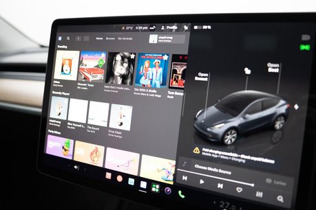 Tesla Model Y (Dual Motor) Long Range SUV 5dr Electric Auto 4WDE (384 bhp) 17