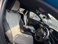 Peugeot e-208 GT PREMIUM 21