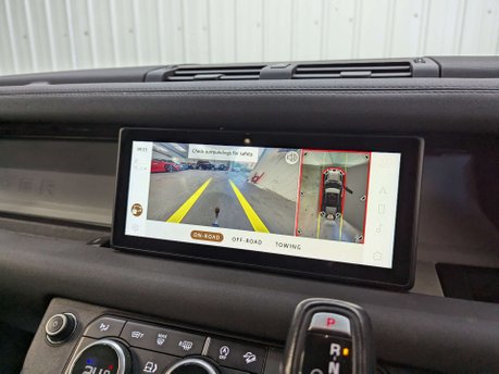 Land Rover Defender 2.0 Defender SE D Auto 4WD 5dr 83