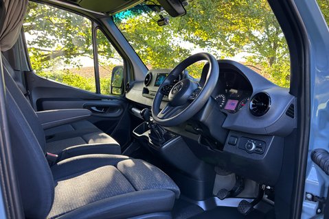 Mercedes-Benz Sprinter 319 Cdi Premium - with In-Built Bed + Diesel Heater 19