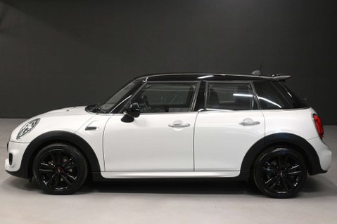 Mini Hatch 1.5 Cooper Sport Auto 5dr 28