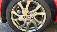 Toyota Yaris 1.33 Dual VVT-i Excel Hatchback 5dr Petrol Multidrive S Euro 5 Euro 5 (99 p 10
