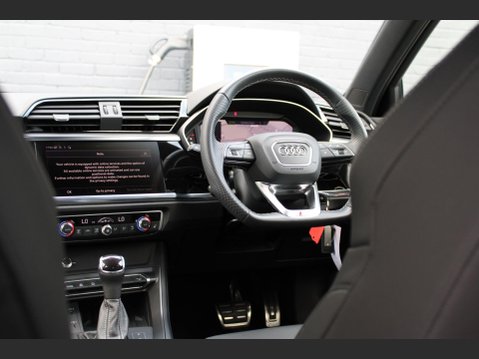 Audi Q3 TFSI S LINE BLACK EDITION 15