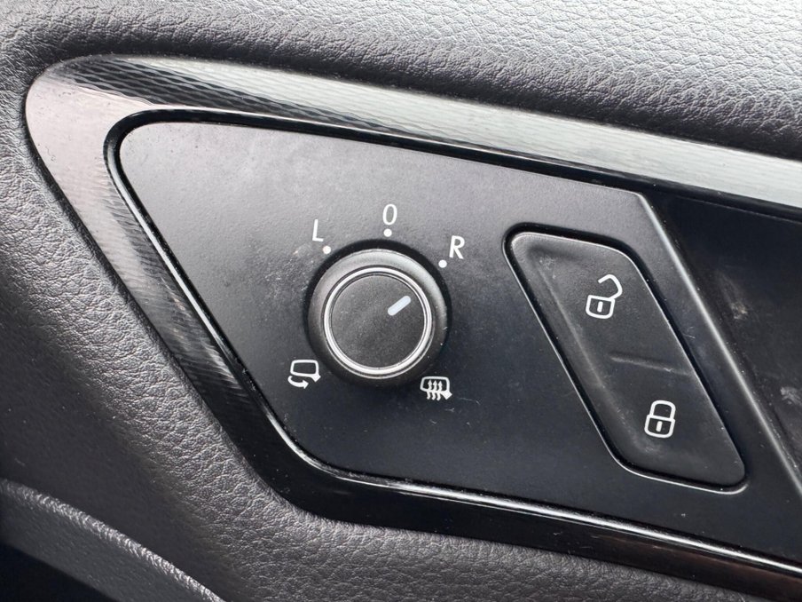 2016 Volkswagen Golf — image 36