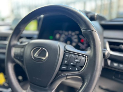 Lexus Ux 250H 38