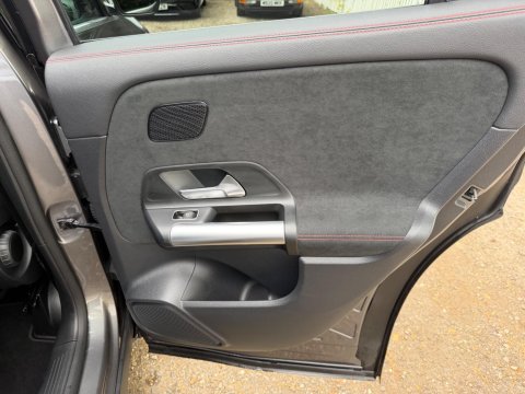 Mercedes-Benz GLA GLA 200 AMG LINE PREMIUM 40