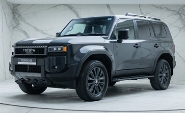 Toyota Land Cruiser Invincible 1