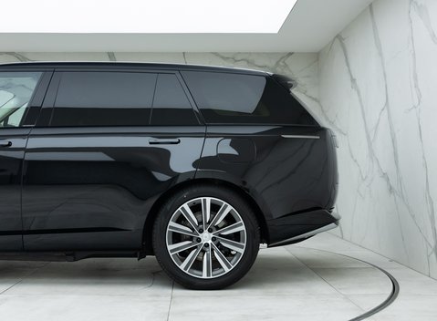 Land Rover Range Rover P460e Autobiography LWB 35