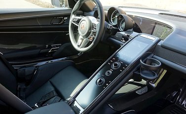 Porsche 918 Spyder 33