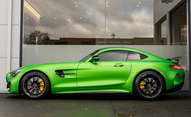 Mercedes-Benz AMG GT R 3