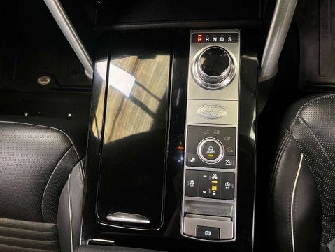 Land Rover Discovery 3.0 Discovery HSE SD6 Auto 4WD 21