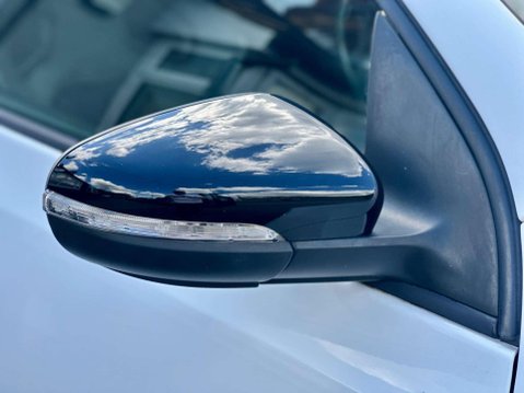 Volkswagen Golf 2.0 TSI R DSG 4Motion Euro 5 5dr 35