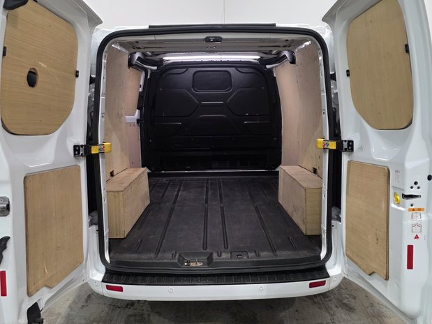Ford Transit Custom Transit Custom 300 L1 Diesel FWD 2.0 EcoBlue 130ps Low Roof Limited Van 8