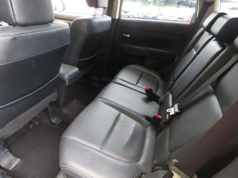 Mitsubishi Outlander DI-D GX 4 7