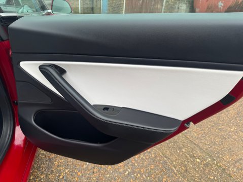 Tesla Model 3 STANDARD RANGE PLUS 24