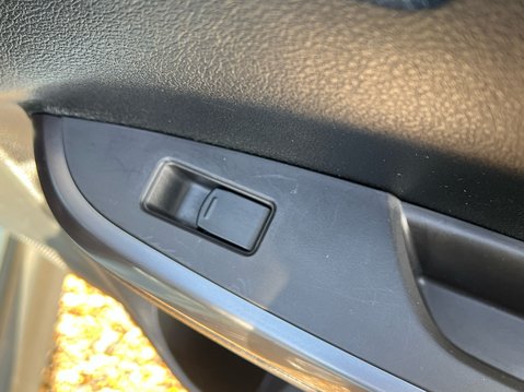 Suzuki Vitara SZ-T BOOSTERJET MHEV 38