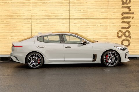 Kia Stinger GT S ISG 13