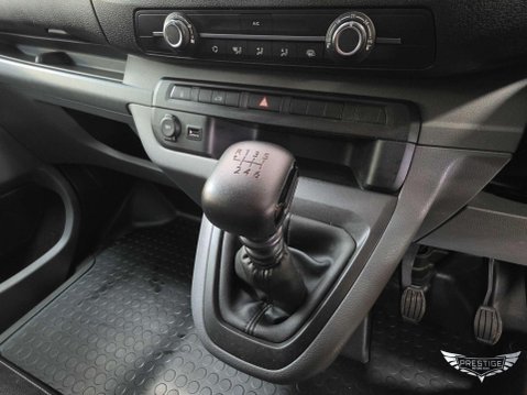 Vauxhall Vivaro 2.0 Turbo D 3100 Dynamic L2 H1 Euro 6 (s/s) 6dr 32