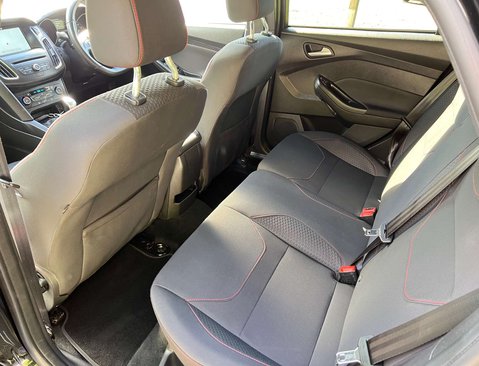 Ford Focus 1.0 Focus ST-Line X 5dr 43