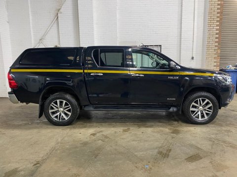 Toyota Hilux INVINCIBLE 4WD D-4D DCB 3