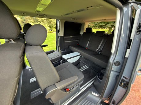Volkswagen Caravelle SE TDI 19