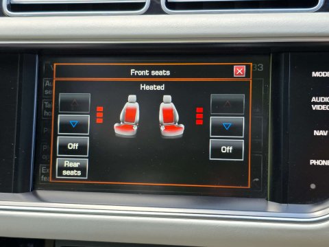 Land Rover Range Rover 3.0 Range Rover Vogue TDV6 Auto 4WD 5dr 52