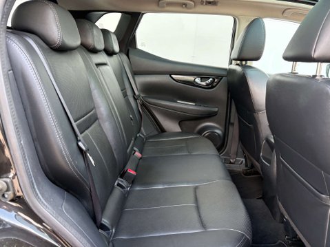 Nissan Qashqai 1.6 Qashqai Tekna dCi CVT 5dr 25