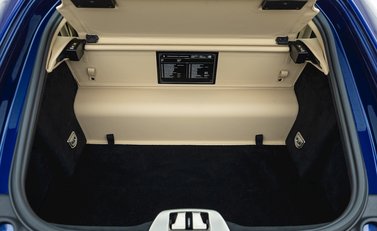 Ferrari 812 Superfast 34