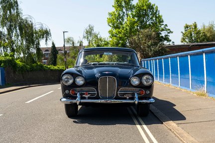 Aston Martin Lagonda Rapide Sports Saloon Manual 5