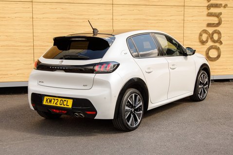 Peugeot 208 PURETECH GT S/S 2