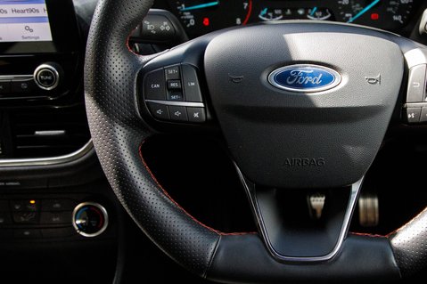 Ford Fiesta ST-LINE 19