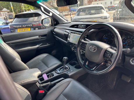Toyota Hilux 2.8 D-4D Invincible X Pickup Double Cab 4dr Diesel Auto 4WD Euro 6 (204 ps) 23