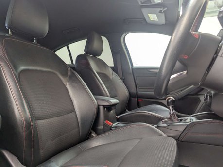Ford Focus 1.0 Focus ST-Line X 5dr 33