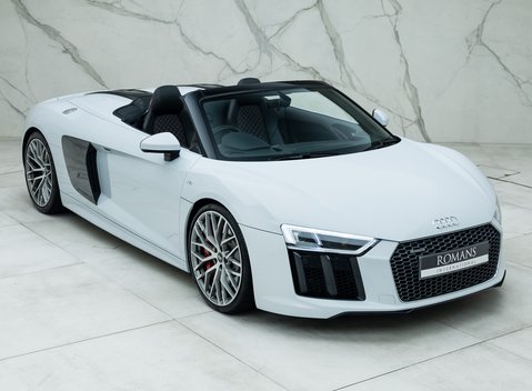 Audi R8 V10 Spyder 11