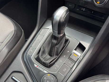 Volkswagen Tiguan 2.0 Tiguan R-Line TDI BlueMotion Technology 4Motion Semi-Auto 4WD 5dr 26
