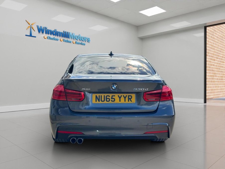 2015 BMW 3 Series — image 9