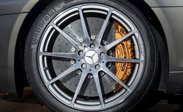 Mercedes-Benz SLS AMG 12