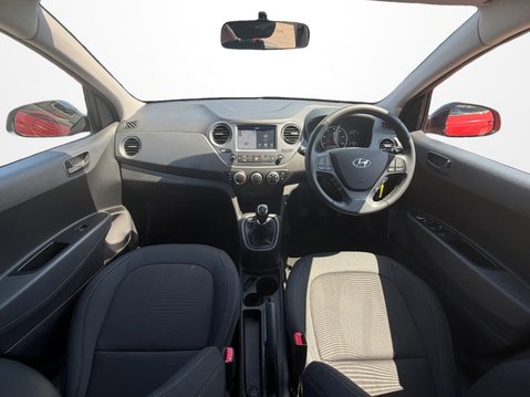 Hyundai i10 1.0 Play 5dr 16