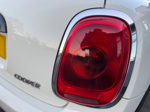 Mini Hatch 1.5 Cooper Euro 6 (s/s) 3dr 16