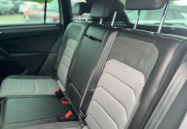 Volkswagen Tiguan R-LINE TECH 2.0 TDI 4MOTION DSG AUTO 31