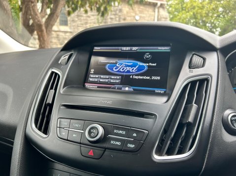 Ford Focus ZETEC S 29