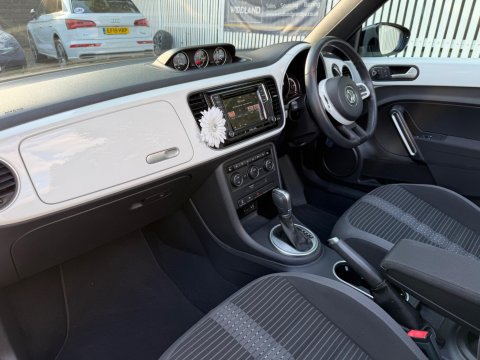 Volkswagen Beetle SPORT TDI BLUEMOTION TECHNOLOGY DSG 29
