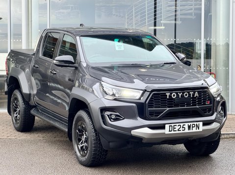 Toyota Hilux GR SPORT 4WD D-4D DCB 1