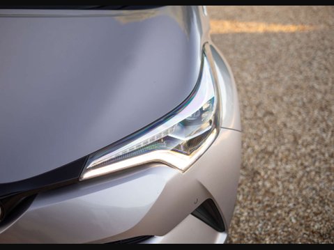 Toyota C-HR 1.8 C-HR-Dynamic HEV CVT 5dr 31