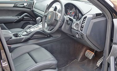 Porsche Cayenne GTS 10
