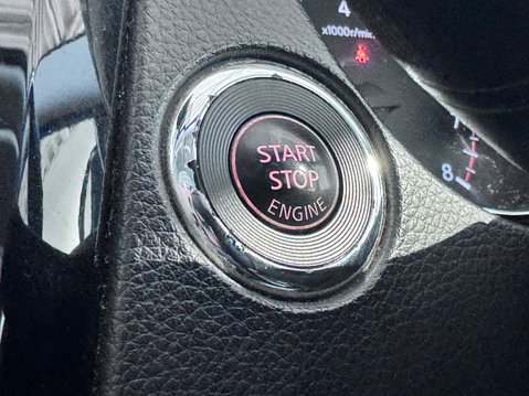 Nissan Qashqai 1.2 DIG-T Tekna 2WD Euro 5 (s/s) 5dr 21