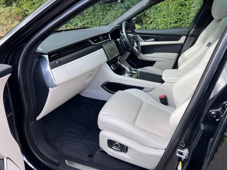 Jaguar F-Pace 2.0 D200 MHEV R-Dynamic Black Auto AWD Euro 6 (s/s) 5dr 26