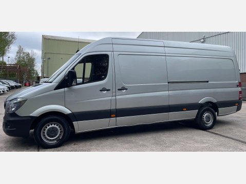 Mercedes-Benz Sprinter 2.1 314 CDi Panel Van 5dr Diesel Manual RWD L3 H3 (218 g/km, 140 bhp) 18