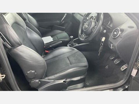Audi A1 1.0 TFSI S line Euro 6 (s/s) 3dr (Nav) 6